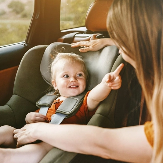 Los beneficios de utilizar un asiento infantil para el automóvil: seguridad y comodidad
